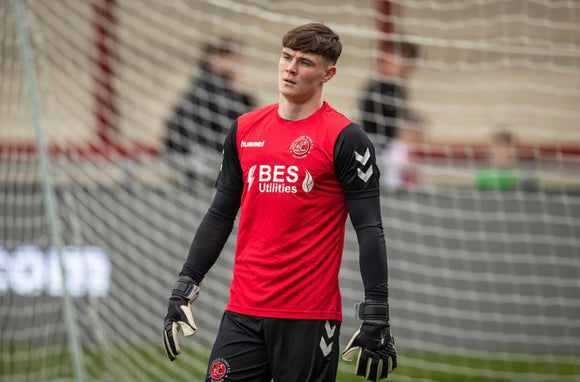 The Benefits of Roll Finger Goalkeeper Gloves - J4K SPORTS